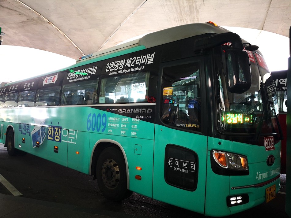 仁川国際空港からでている6009のリムジンバス